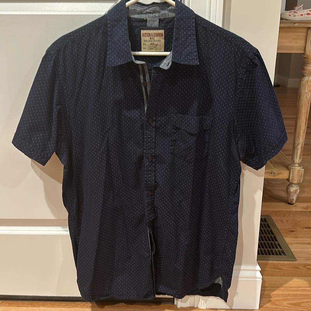 Hudson & Barrow NYC Gentlemen’s Outfitter Large Blue button down short sleeve.